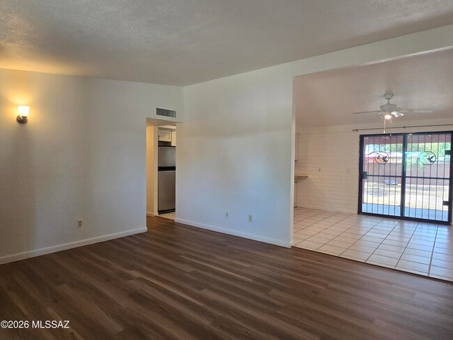 Building Photo - 2351 W Placita Algodon