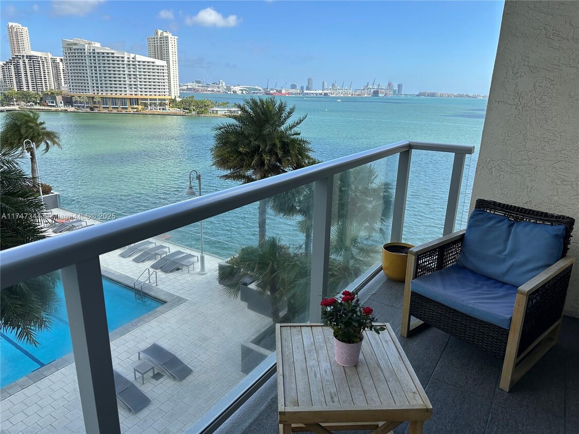 Foto principal - 1155 Brickell Bay Dr