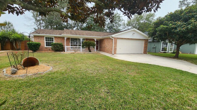 Building Photo - 2102 Windsor St