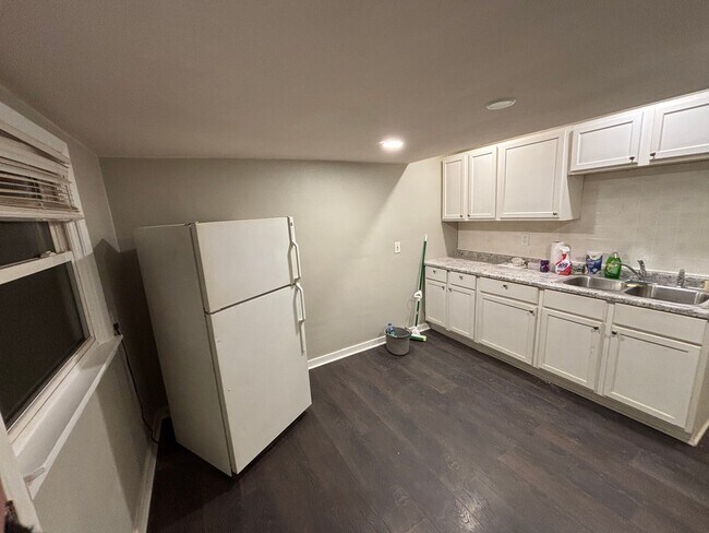 Foto del edificio - 653 S 69th St
