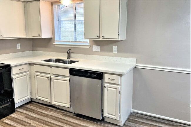 Building Photo - 4514 Tylergate Dr