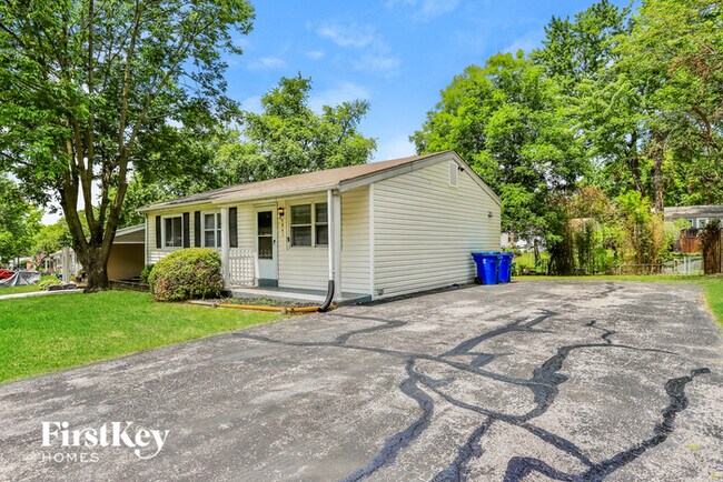 Foto del edificio - 4841 Rose Blossom Ln