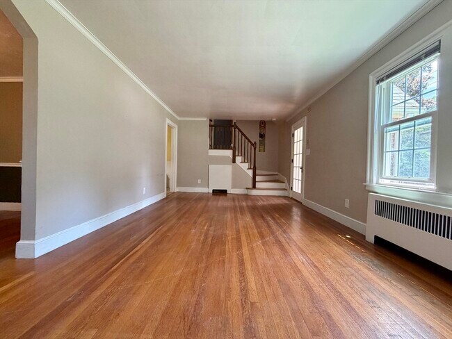 Building Photo - 18 Zenith Dr