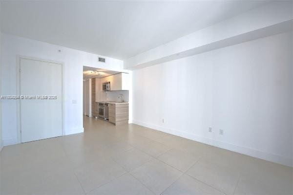 Building Photo - 1300 Brickell Bay Dr