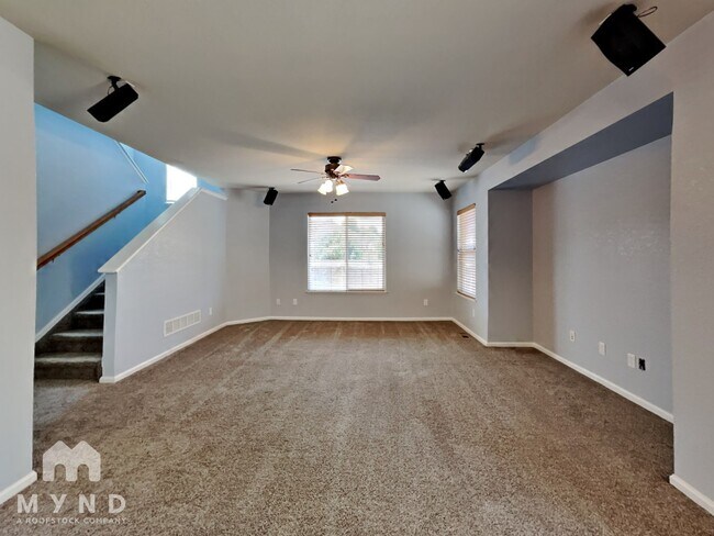 Foto del edificio - 7704 Autumn Leaf Way