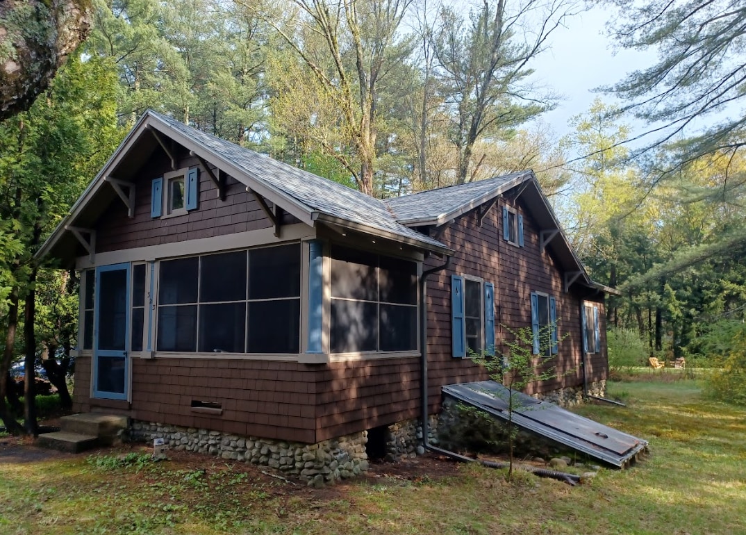 Primary Photo - 323 Pelham Rd