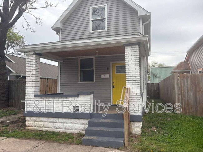 Building Photo - 731 N Arnolda Ave