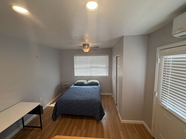 Building Photo - Beautiful furnished studio apartment