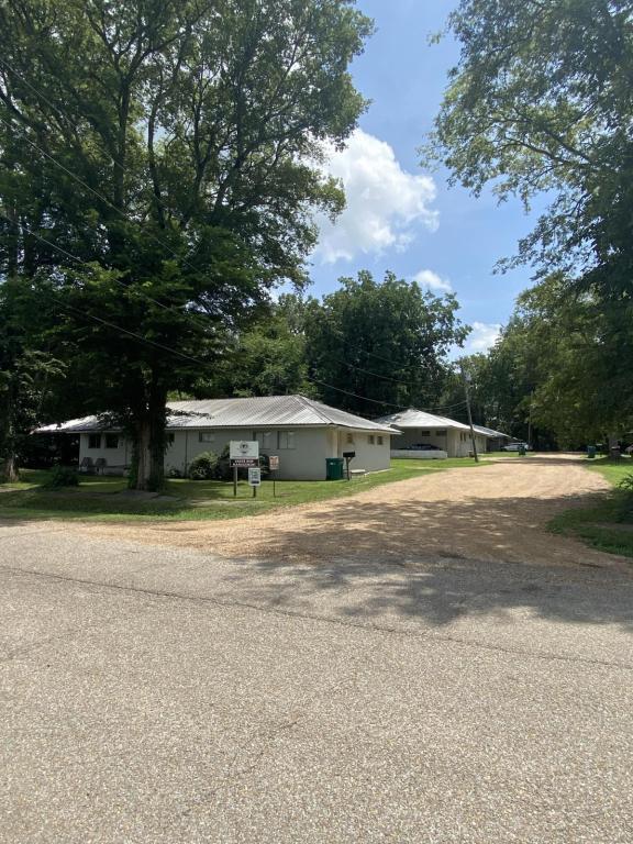Primary Photo - 102 Pecan Ln