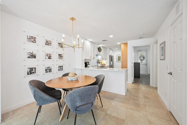 Building Photo - 149 Caravelle Dr