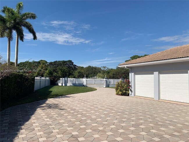 Foto del edificio - 7625 SW 75th Ave