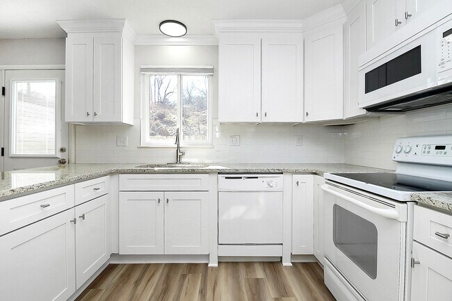 Foto del edificio - 1524 Waybridge Ln