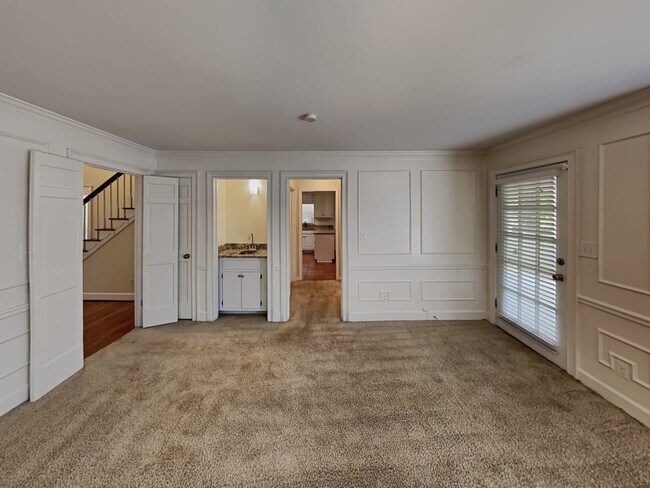 Building Photo - 1046 Park Manor Ter NW