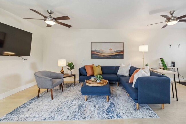 Building Photo - 1815 W Idaho St