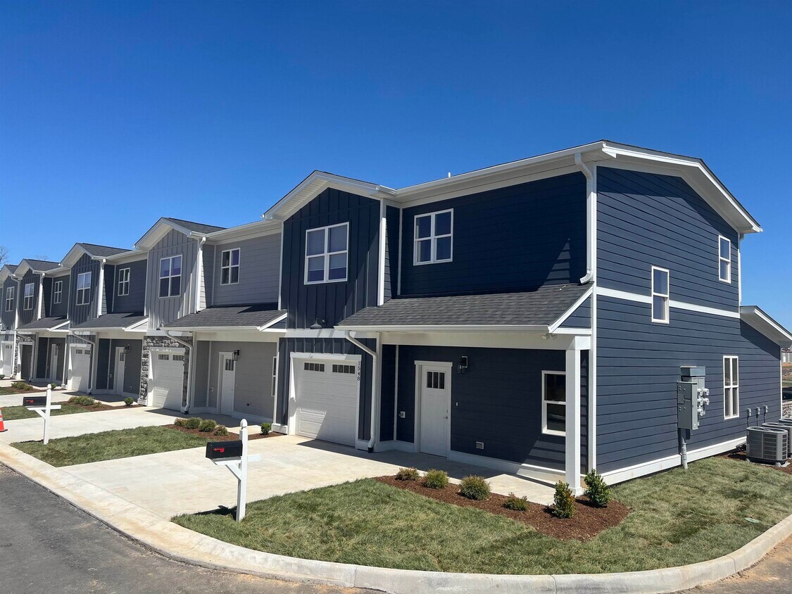 Foto principal - 1526 Crownpoint Dr