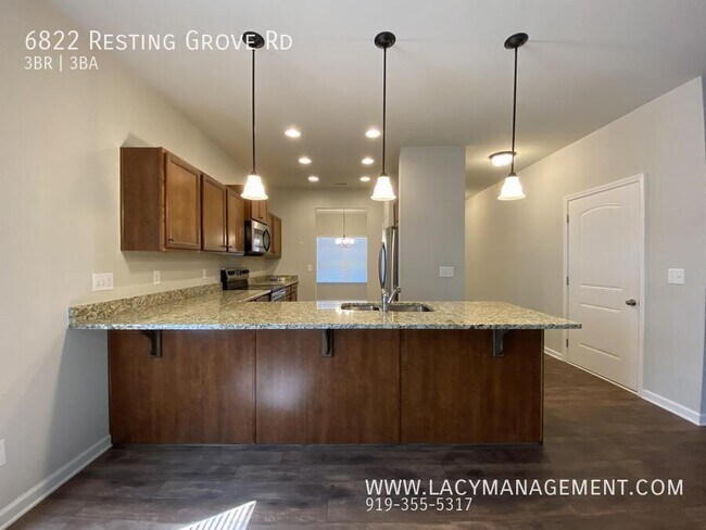 Foto del edificio - 6822 Resting Grv Rd