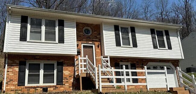 Foto del edificio - 2823 Lansing Dr SW