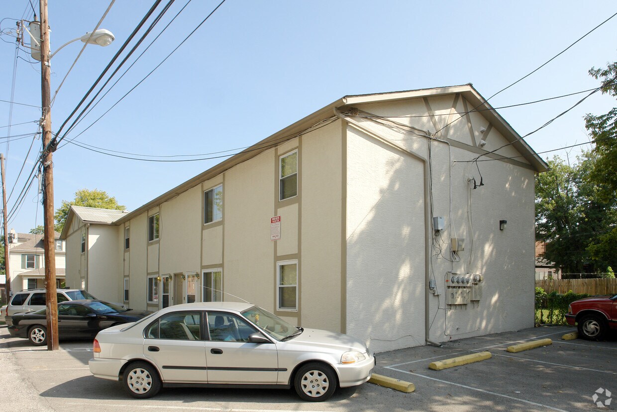 Building Photo - 379 Wyandotte Ave