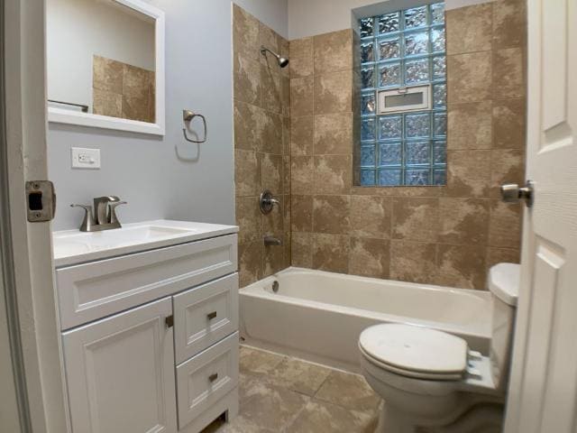 Building Photo - 0 bedroom in CHICAGO IL 60647