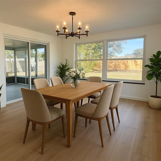 Foto del edificio - 7521 Bougenville Dr