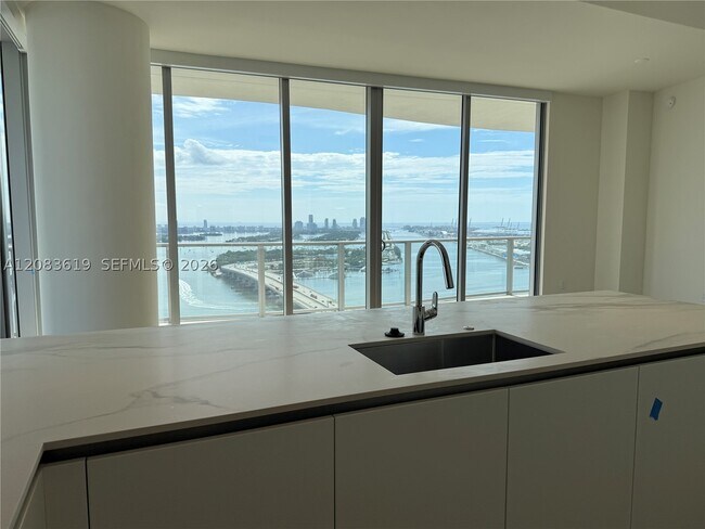 Foto del edificio - 1400 Biscayne Blvd