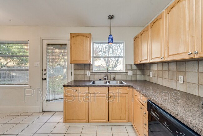 Building Photo - 2451 Materhorn Dr