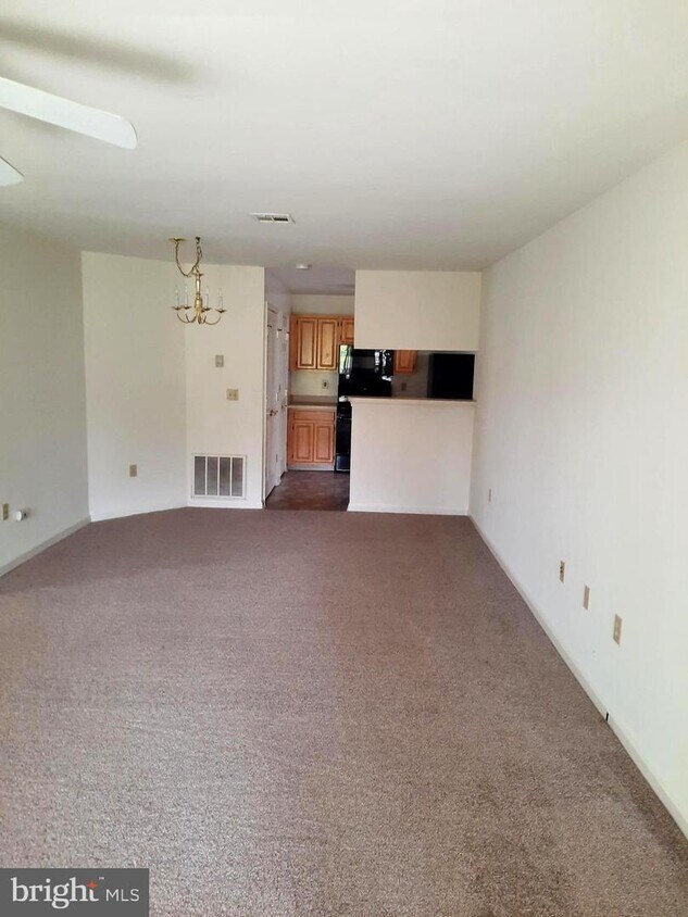 Primary Photo - 117 Cardinal Ln