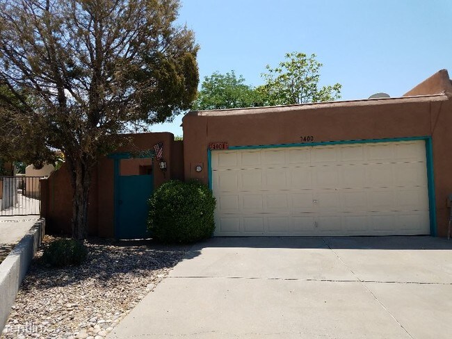 Building Photo - 2 br, 2 bath Townhome - 7400 Gene NE