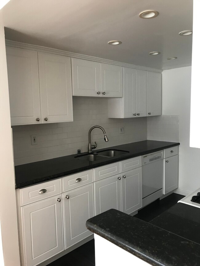 Kitchen - 1730 Camden Ave