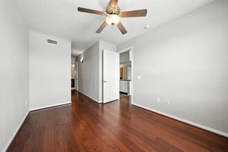 Building Photo - 7575 Kirby Dr