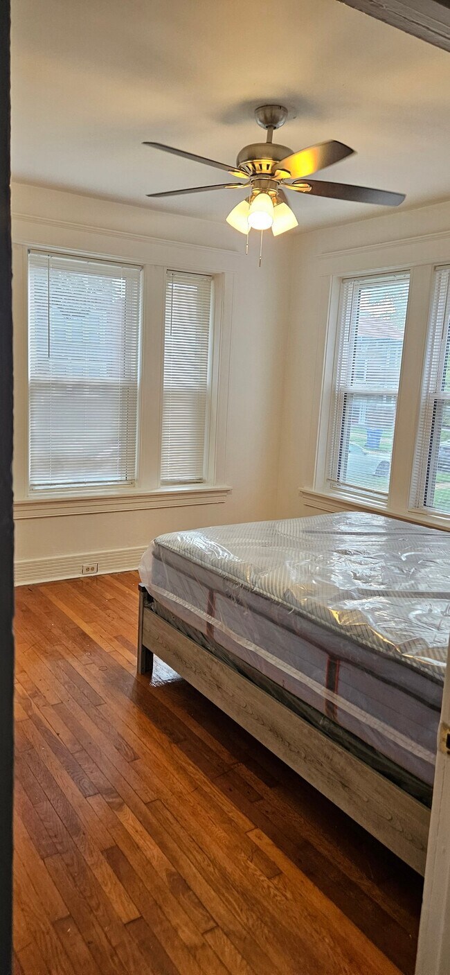 Foto del edificio - 6312 Cates Ave