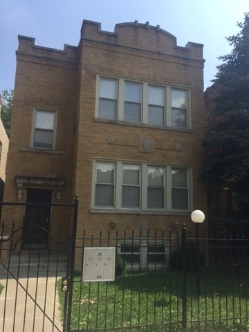 Primary Photo - 1449 N Luna Ave