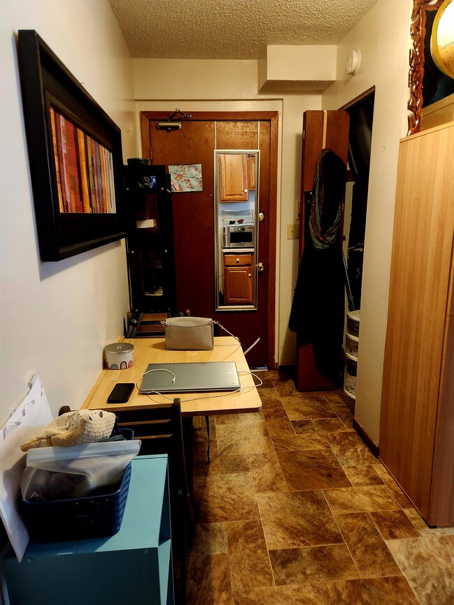 Building Photo - 1086 Como Pl
