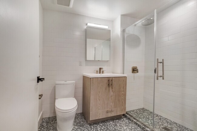 Foto del edificio - 151 W 9th St