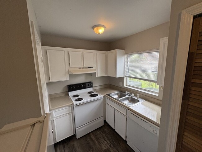 Foto del edificio - 1st floor 2 bedroom 2 bathroom