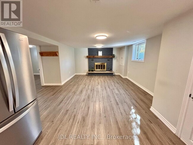 Building Photo - 439 Gibbons St