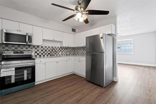 Foto del edificio - 11441 SW 2nd St