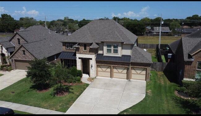 Foto del edificio - 1327 Graham Trace Ln