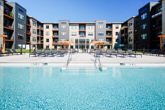 Building Photo - Current 1 & 2