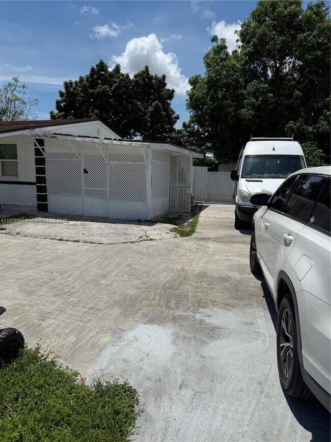 Foto del edificio - 3020 NW 161st St