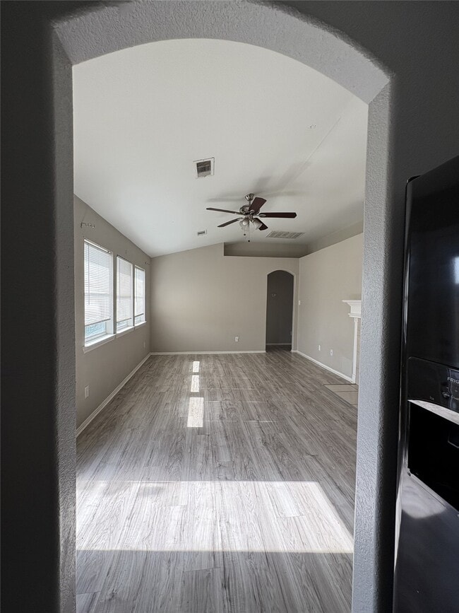 Building Photo - 5703 Vision Ln