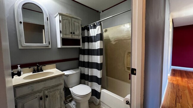 Foto del edificio - Security Deposit Special - Move-in by 02/2...