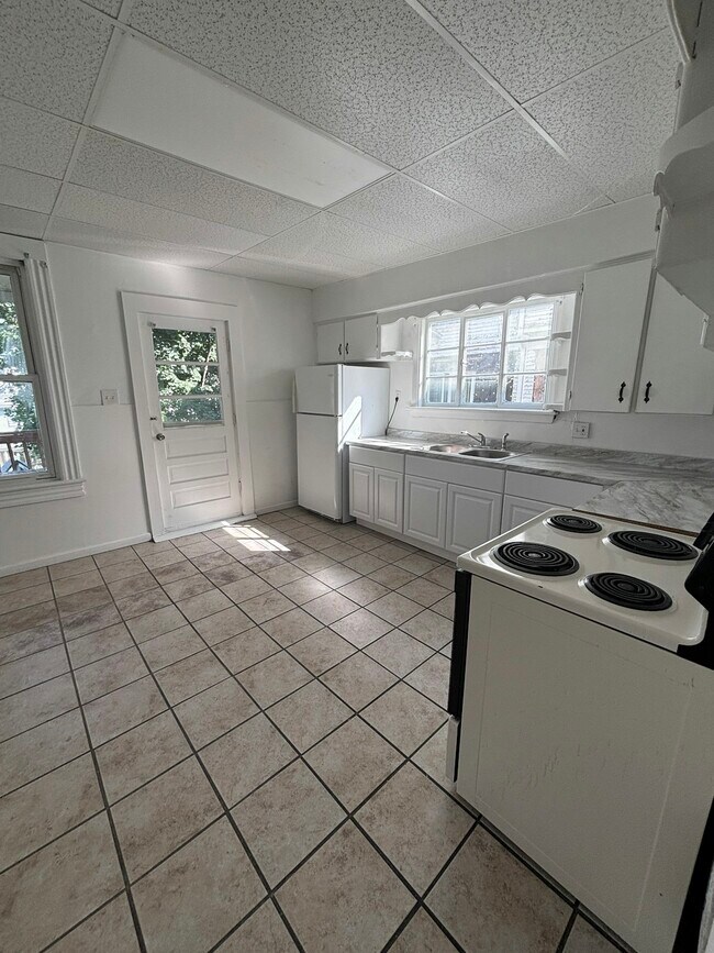 Foto del edificio - 220 North Bromley Avenue