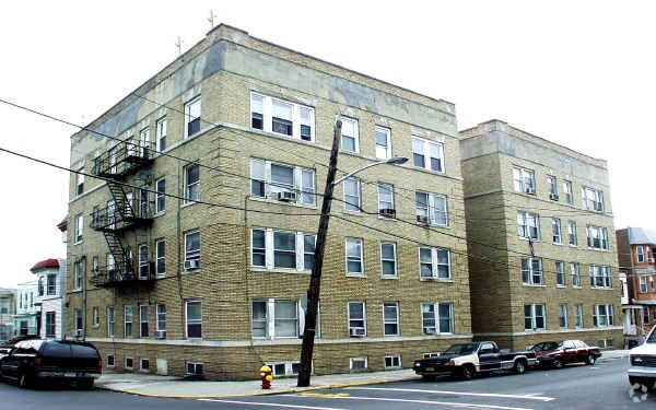1900 West St - 522 19th St