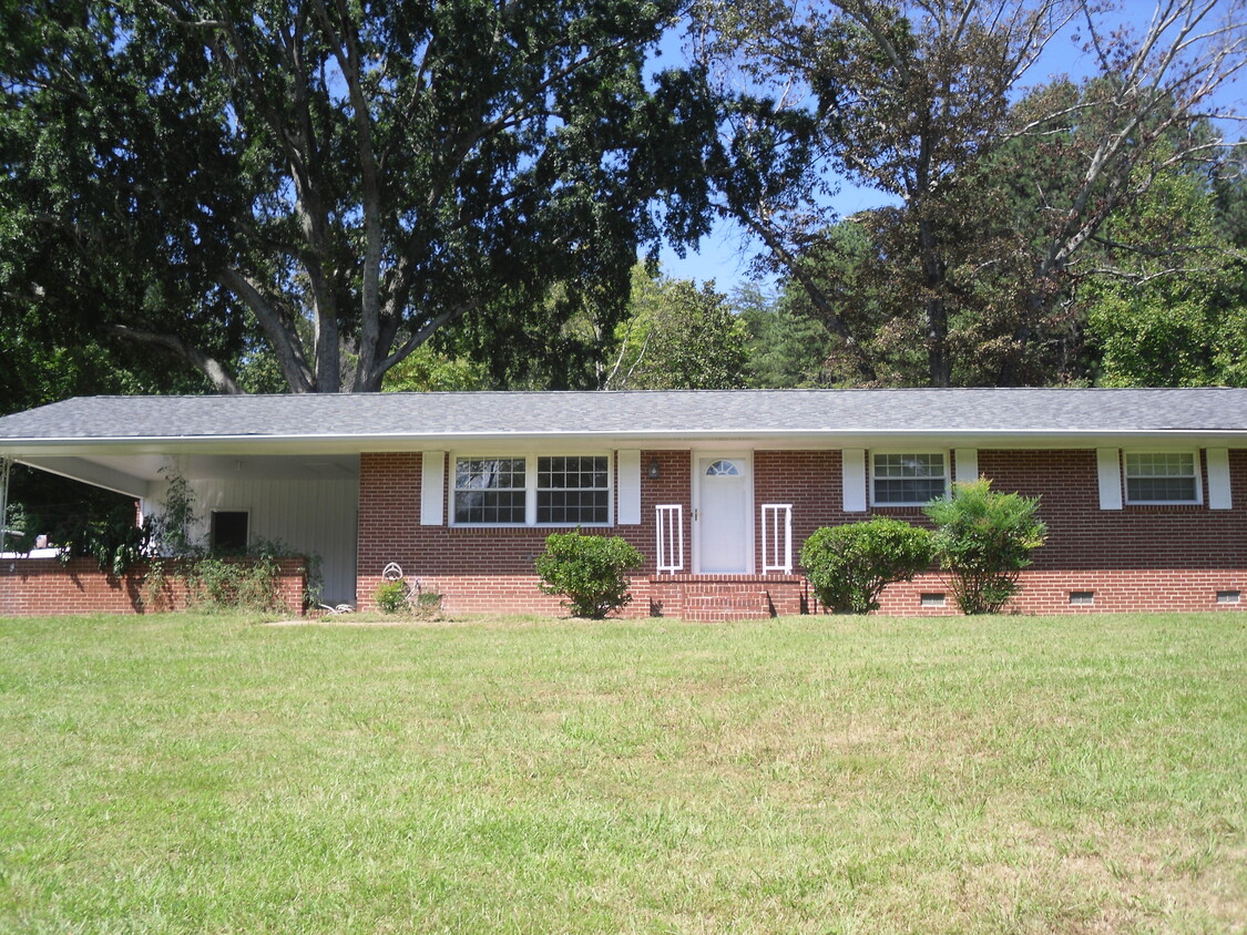 Primary Photo - 983 E Valley Dr
