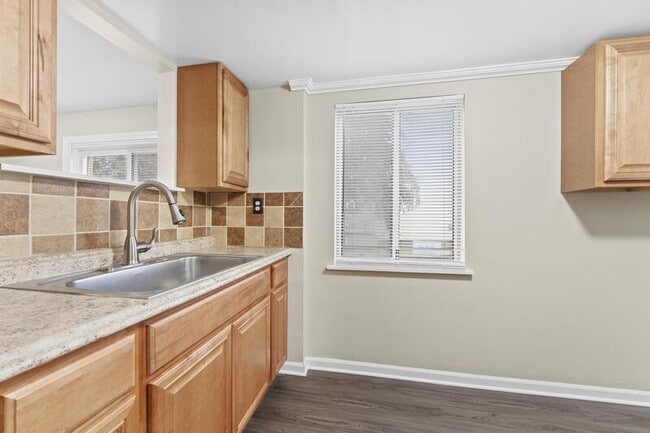 Building Photo - 2040 Austin Ave