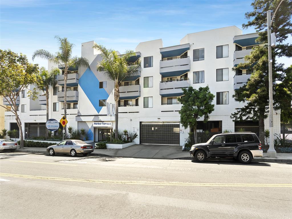 Harbor Terrace Apartments in San Pedro, CA