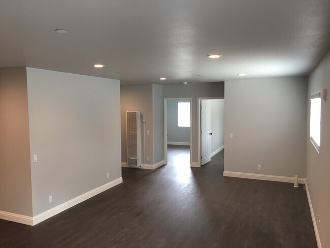 Foto del edificio - 10596 Ohio St