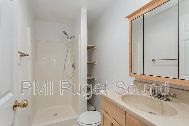 Building Photo - 22127 NE 9th Pl