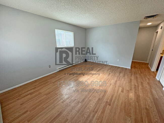 Foto del edificio - 1608 W Summit Ave